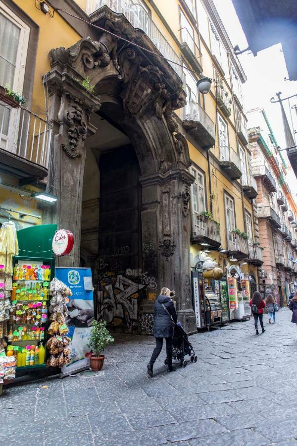 Palazzo Carafa Della Spina * Napoli